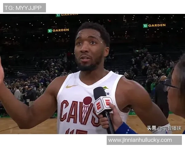 米切尔谈球队表现：在压力下展现应有水平并取得胜利