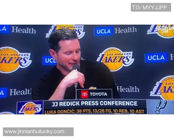 东契奇带领球队团建活动雷迪克表示积极反馈不断涌现 东契奇带领球队团建活动雷迪克表示积极反馈不断涌现