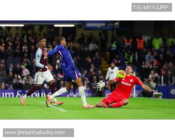 桑乔替补登场替补战旧主布恩迪亚因伤退场引发关注 桑乔替补登场替补战旧主布恩迪亚因伤退场引发关注